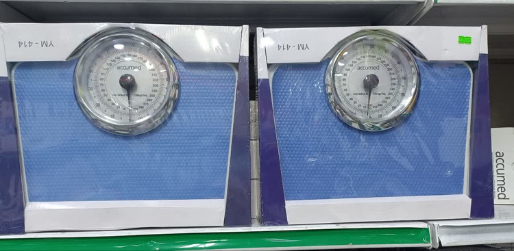ترازو عقربهای حرفهای اکیومد مدل YM-414 | دقت بالا، ظرفیت 136 کیلوگرم، مناسب کلینیک و باشگاه